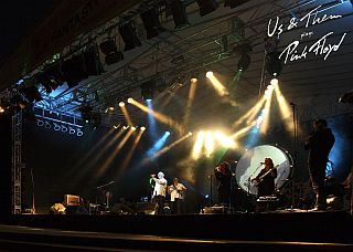 Us & Them live 2