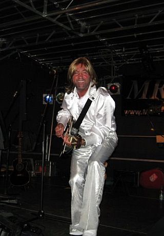 Barry Gibb 2